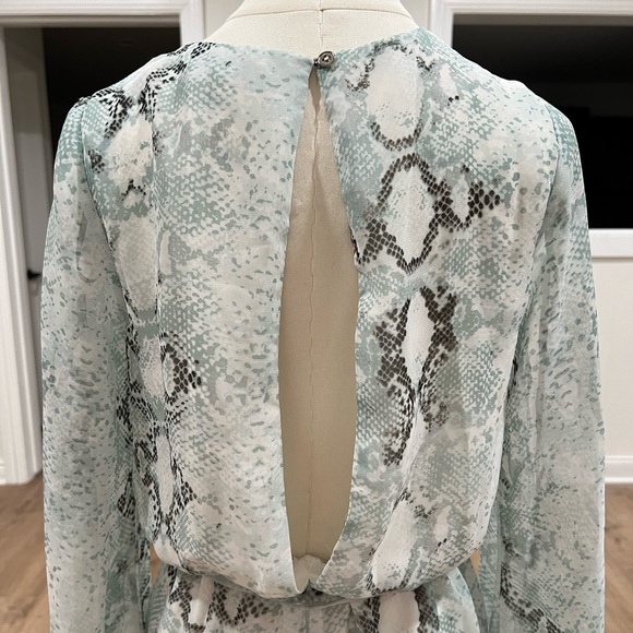 Arden B Snake Print Romper Size Small - Picture 14 of 16